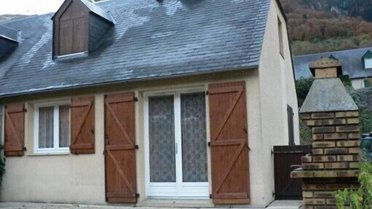 Cauterets Ski Chalet | Small semi-detached chalet cauterets