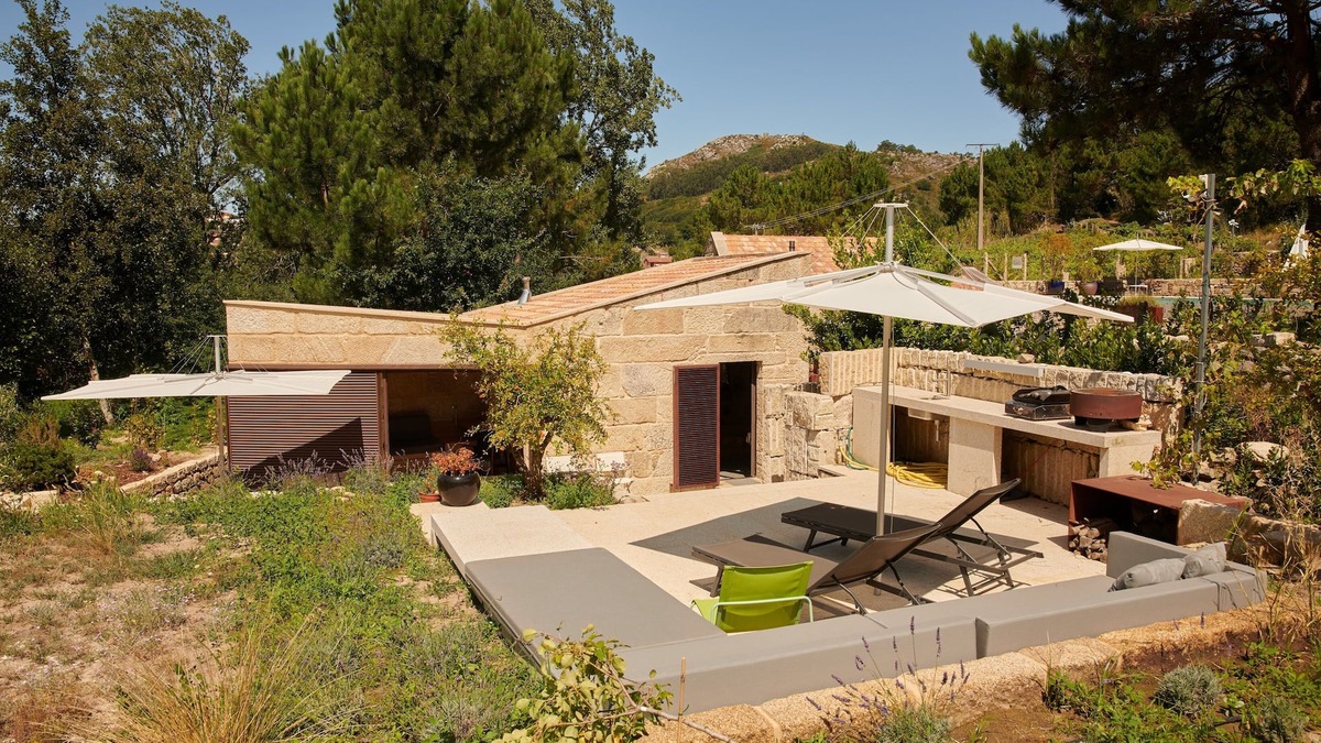 Donon House | Small stone house four 4 people in an unspoilt natural setting 1km from the sea