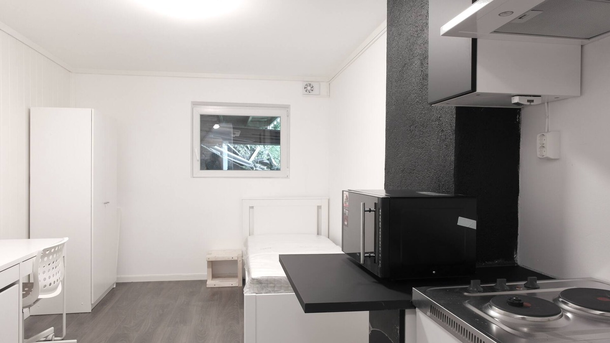 Laksevag Apartment | Small Studio, Big Comfort