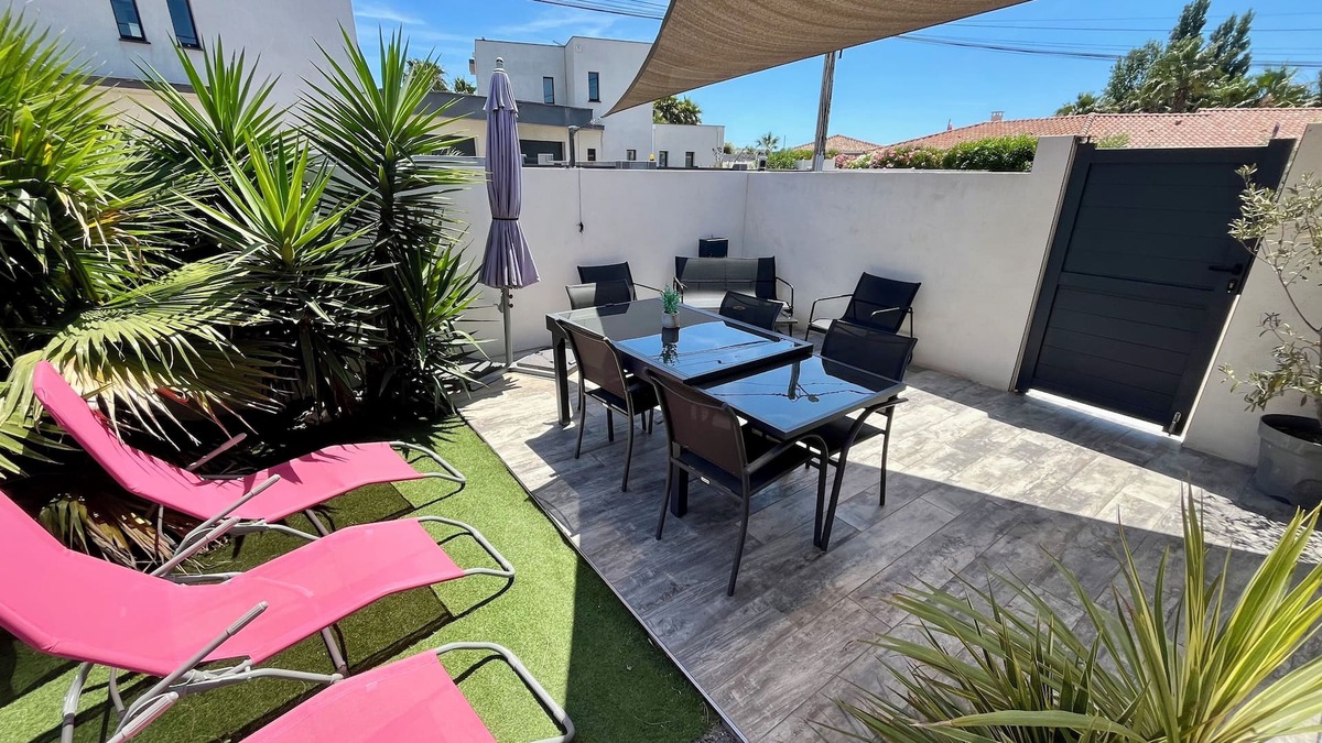 Cap d'Agde Condo | Small T3 house with garden 250m from the beach