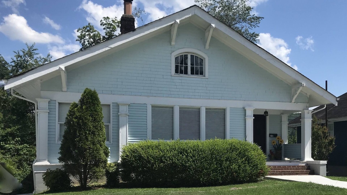 Hazard House | Small Town Charmer - Rent Entire Home