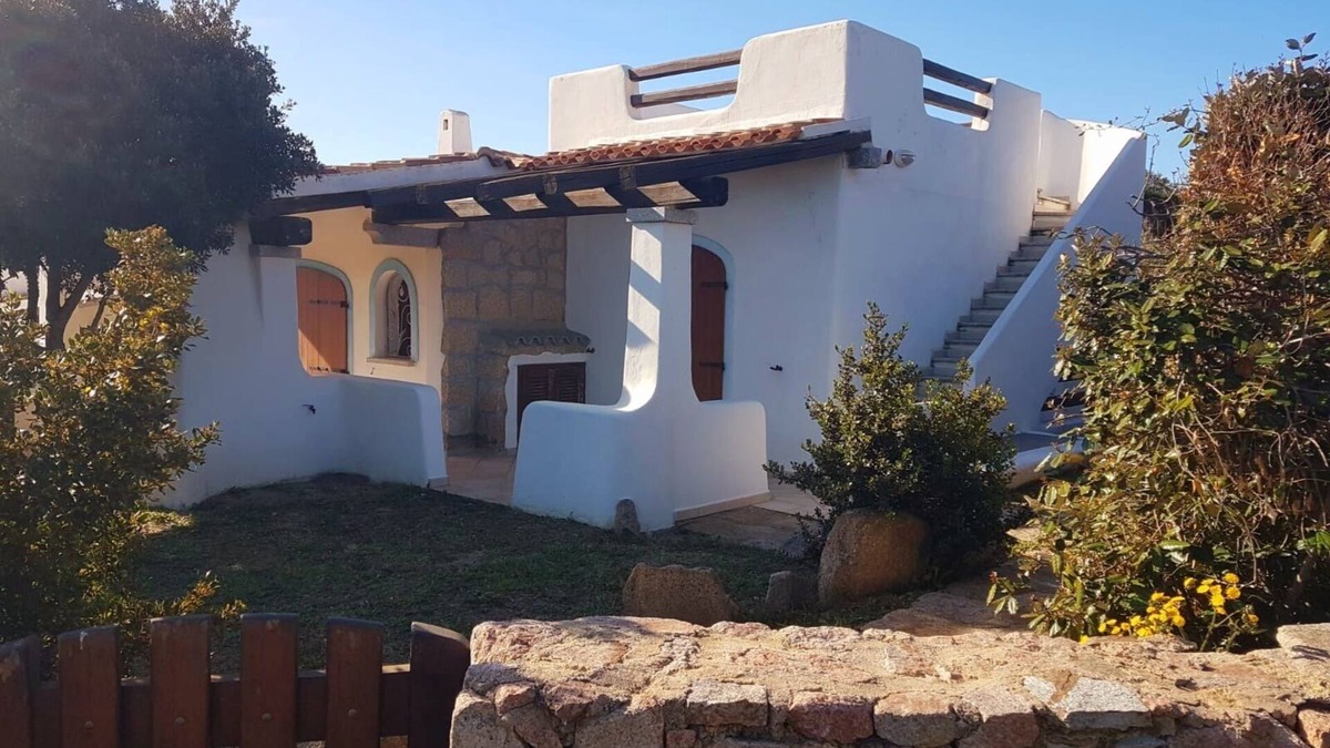 Terravecchia-Portoquadro Villa | Small villa in Cala d'Oro di Porto Quadro, 90m from the sea