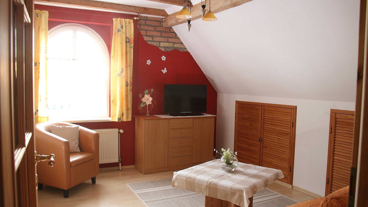 Gross Mohrdorf Apartment | Small vacation apartment - romantic vacation apartments in an old farmhouse