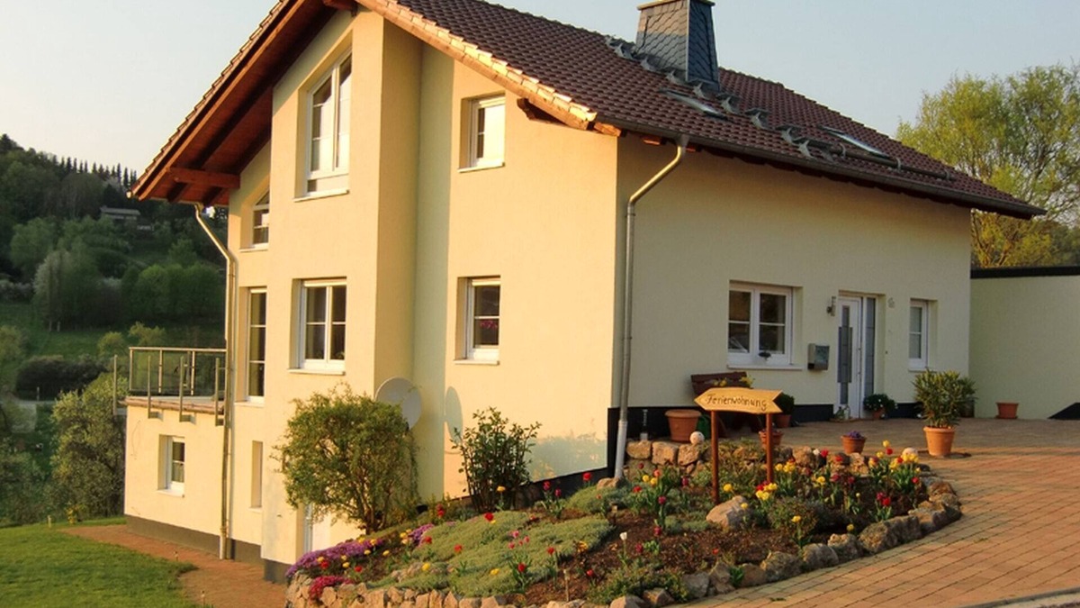 Nieder-Werbe Condo | Small vacation apartment (65m²) with "beautiful view" Garden with playground