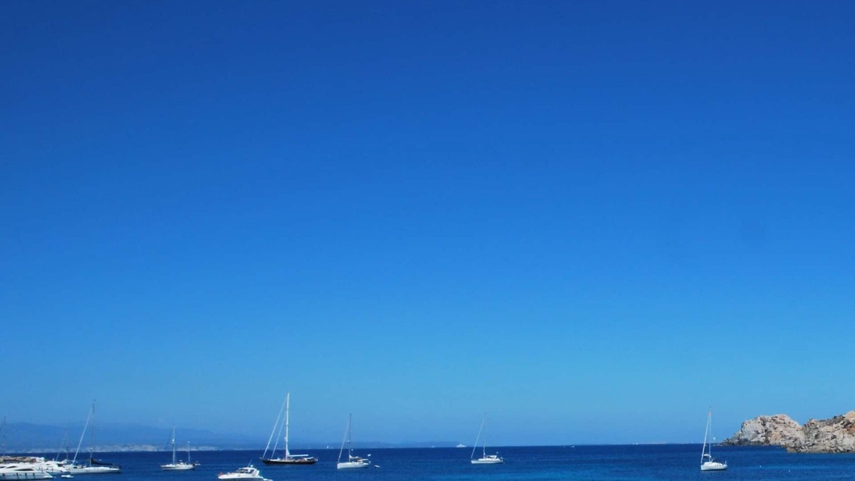 Santa Reparata Villa | Small villa overlooking the bay