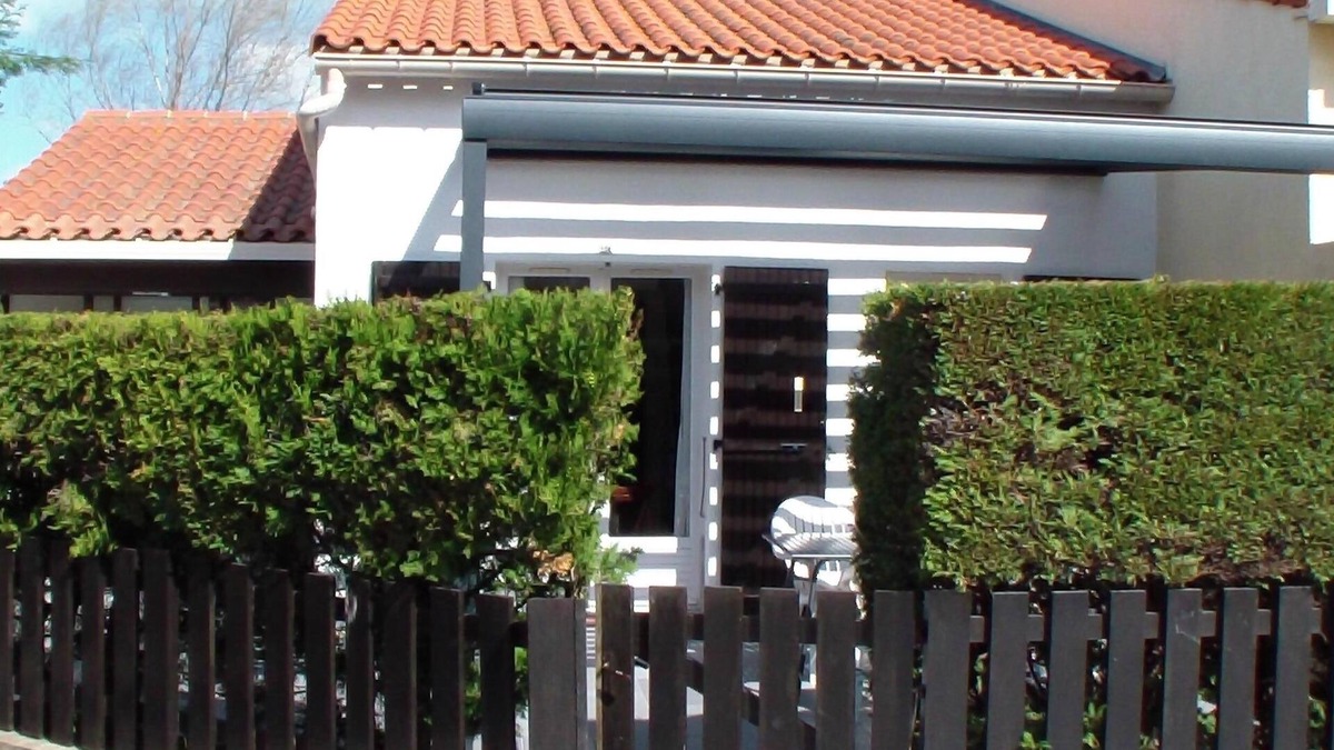 Plage d'Argeles House | Small villa with shaded terrace in a quiet location