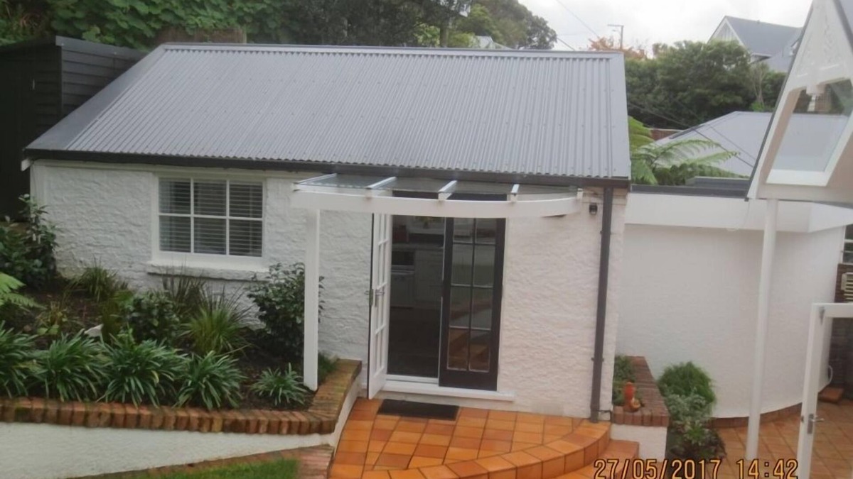 Wellington Cottage | Smart and tidy cottage close to CBD.