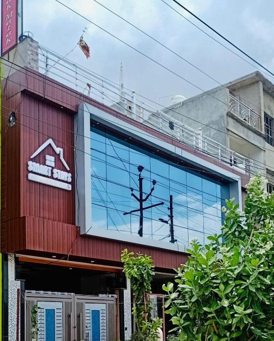 Gorakhpur Apartment | Smart Stays - MMMUT College - GKP Airport