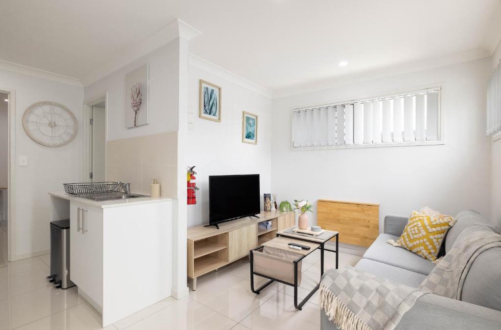 Rocklea Apartment | Smart Suites Self Check-in Apartments - Freney Park