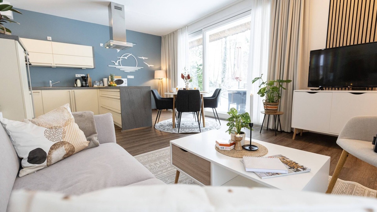 Bad Zwischenahn Apartment | SmartFewo: Nebelgruß | lake terrace | sauna | park