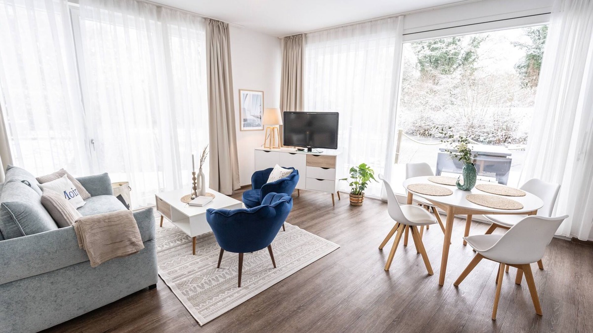 Bad Zwischenahn Apartment | SmartFewo: Segel setzen | lake terrace | sauna