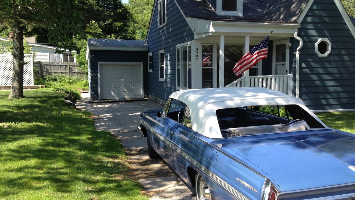 North Lakeport Cottage | Smartly attired 3 bedroom conveniently close to Lake Huron and State Park