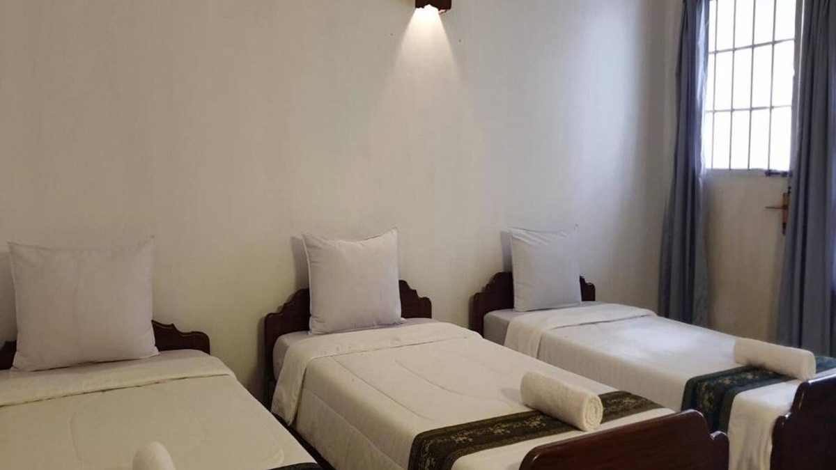 Taphul Village Area Bed & Breakfast | Smiley's Guesthouse : Triple Room- Airconditioningn