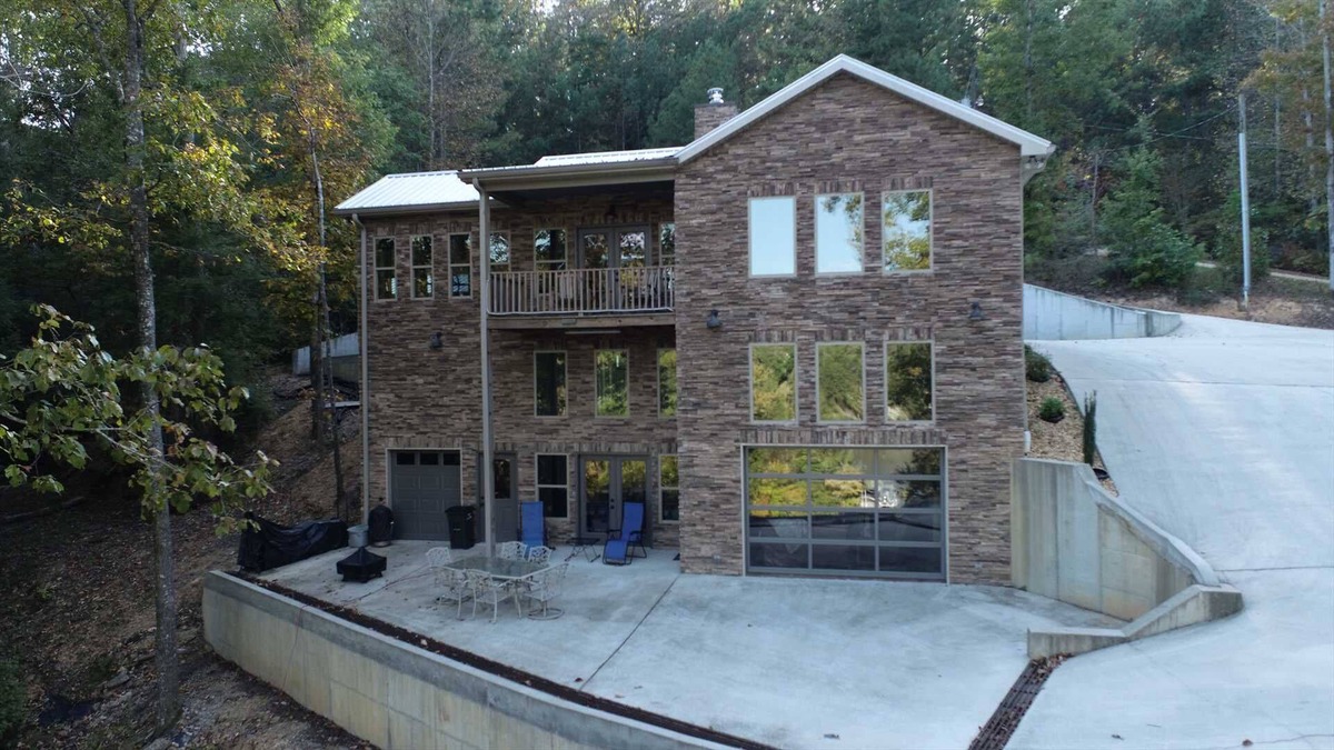 Jasper Cabin | Smith Lake Rentals & Sales - CANDY ON CLEAR CREEK - Long Term Rental Only