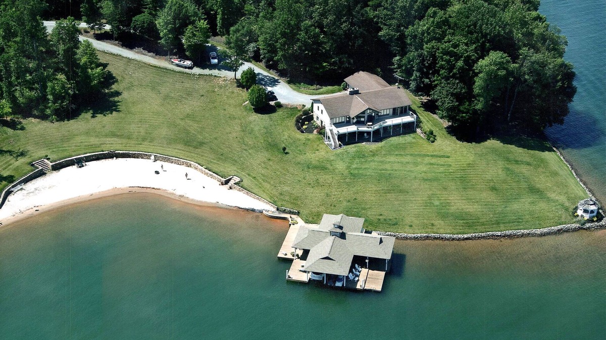 Union Hall House | Smith Mountain Lake Beach Retreat