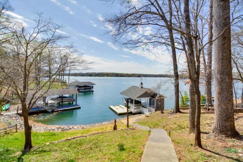 High Point House | Smith Mountain Lake Getaway with Private Dock!