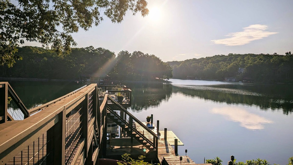 Huddleston House | Smith Mountain Sunrise: Waterfront Party Deck, Great Water Views, Pet Friendly