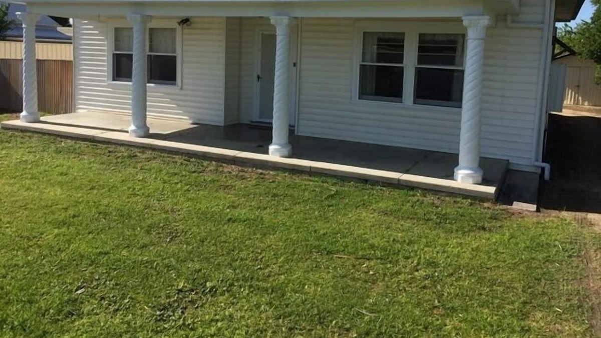 Naracoorte House | Smith Street Farmhouse B & B Naracoorte