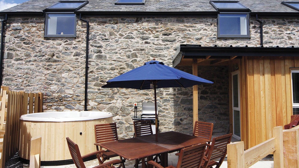 Rhyd-y-foel Cottage | Smithy Barn - HW7592