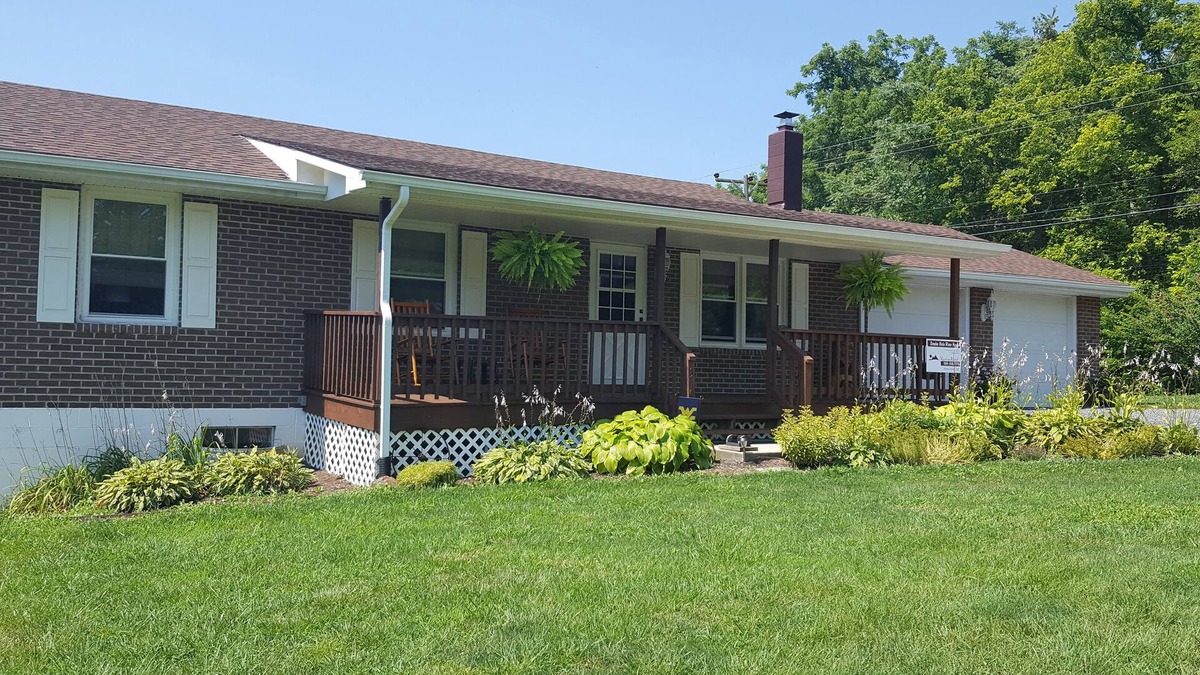Upper Tract House | Smoke Hole Riverhouse