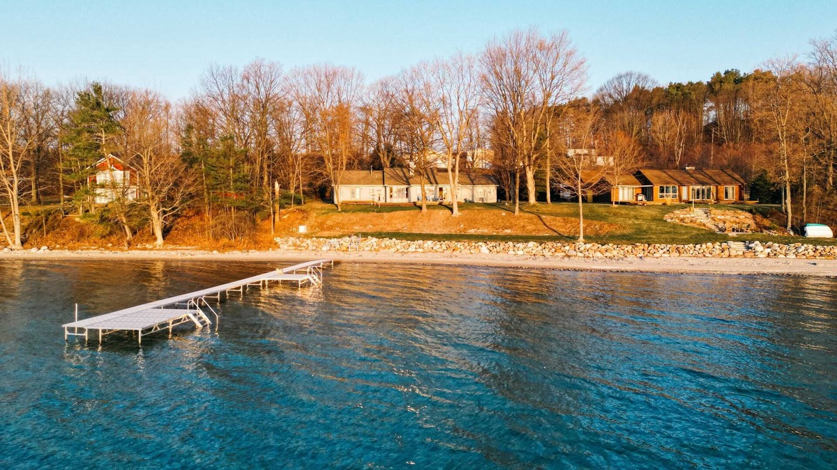 Traverse City House | Smokey Hollow Lake Front