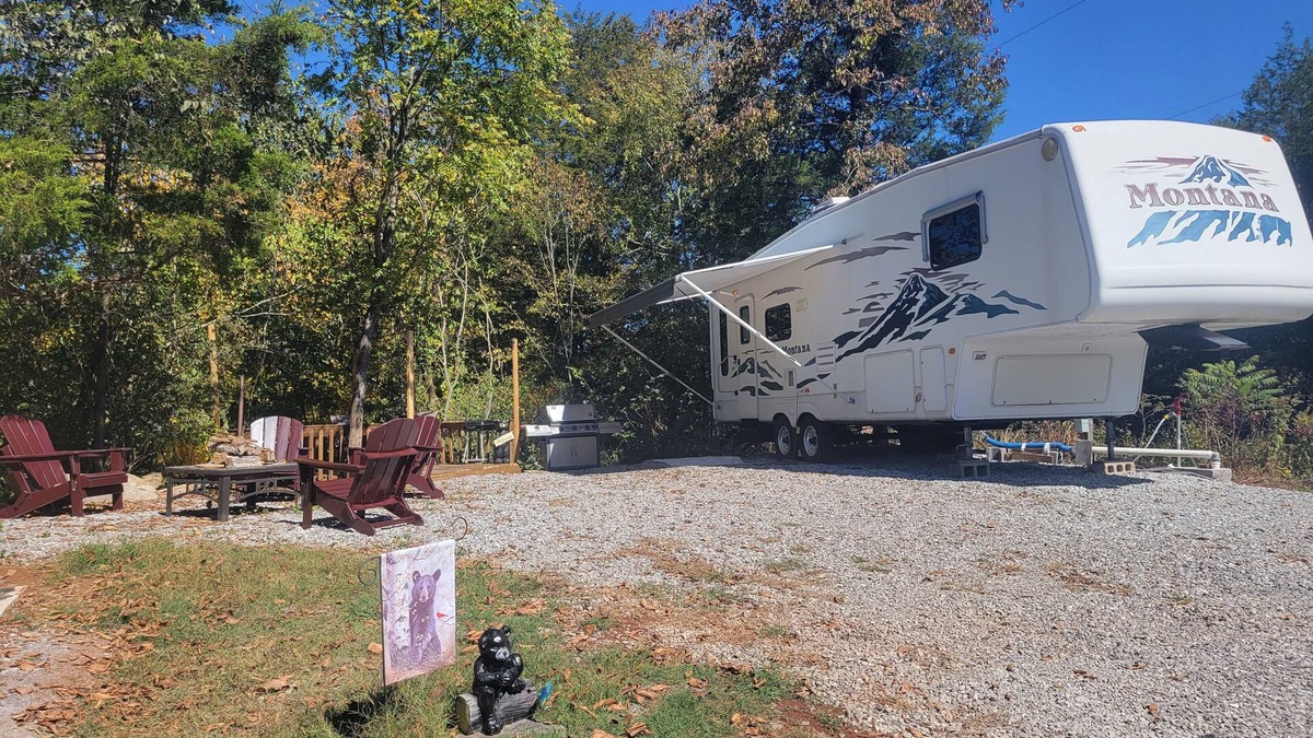 Jefferson County Apartment | Smokey Mountain hideaway camper with waterfall