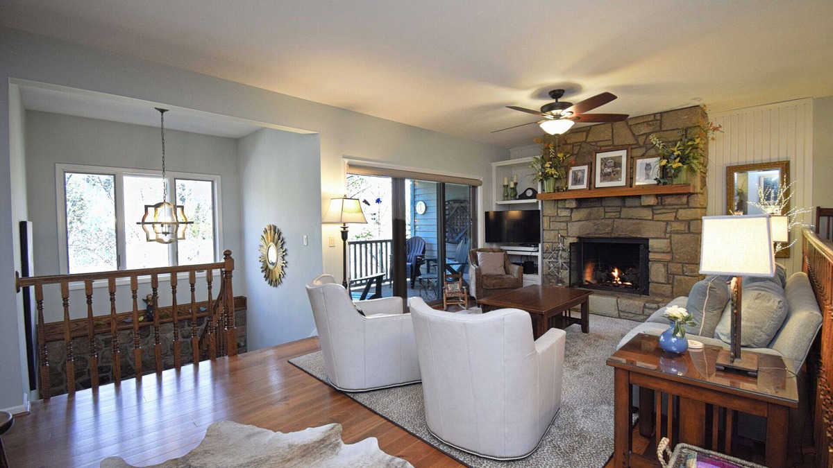 Blowing Rock Condo | Smokies 2 | Fireplace, Restaurant, Pool, Spa