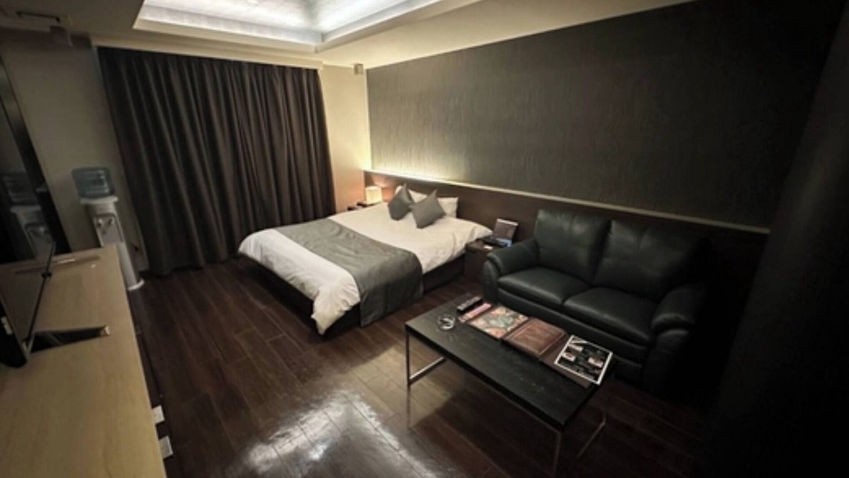 Toyonaka Hotel | SmokingStandard Room Free breakfast and free parking/Toyonaka Ōsaka