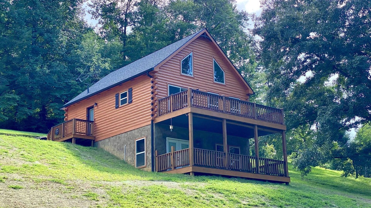 Townsend Cabin | Smoky Hideaway 2Bed 2Bath Cabin Near Bike Trail