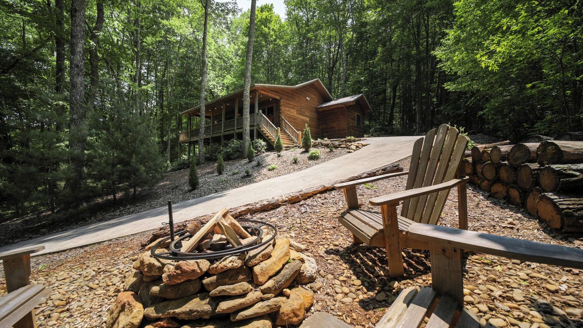 Cullowhee Cabin | Smoky Mtn Cabin in Cashiers & Highlands Area