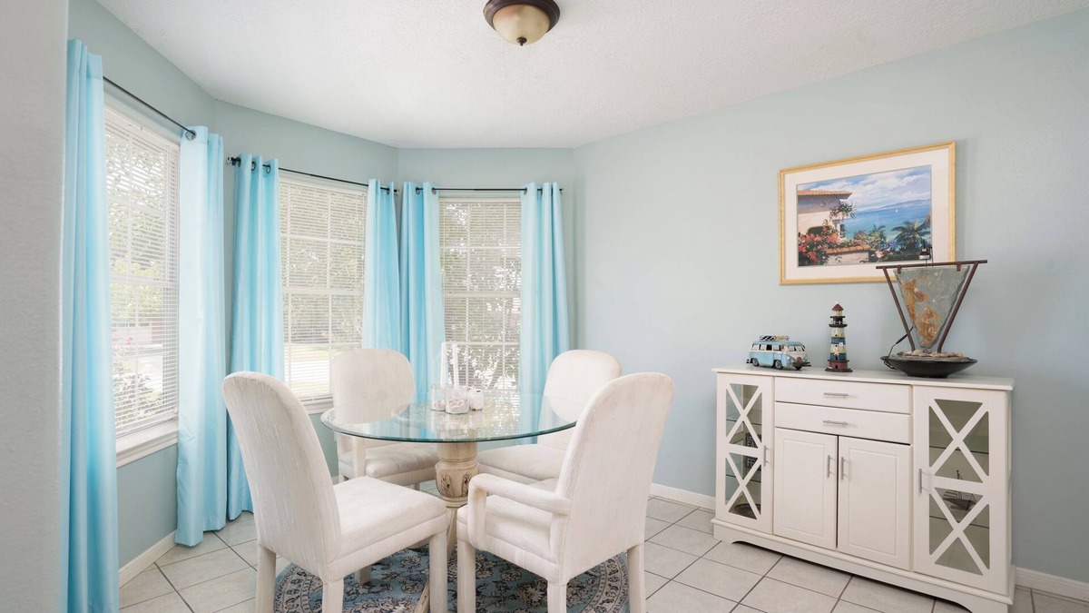 Baytown House | Smooth Sailing Home. Great for workers. Long Term Discounts