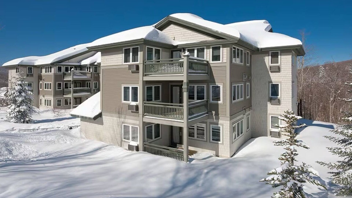 Jeffersonville Resort | Smugglers Notch Awarded #1 Resort in the East by SKI Magazine 2023 3BR/2BA Delux