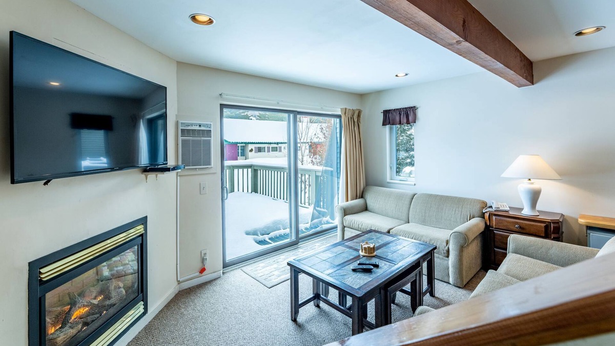 Jeffersonville Resort | Smugglers' Notch Resort Vermont Private 3-Storey 4/3 Townhouse