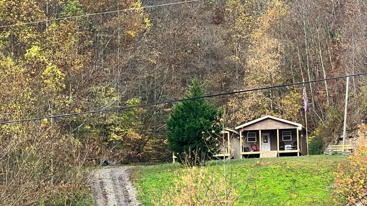 Matewan Cabin | SMUGGLERS RUN: Cozy Cabin, quick & easy access to Hatfield-McCoy trail heads.