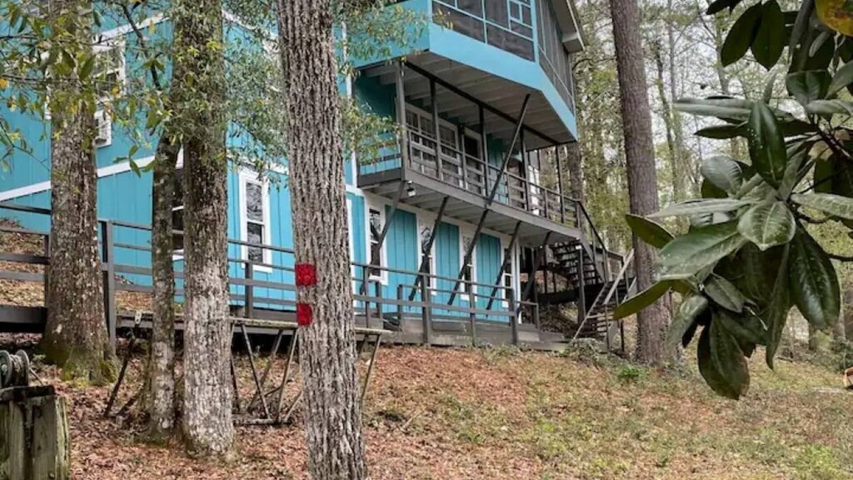 Abbeville House | Smurf House on Thomas Mill