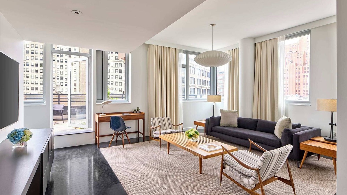 Tribeca Hotel | Smyth Suite at Smyth Tribeca, Close to Brooklyn Bridge, Rockefeller Center!