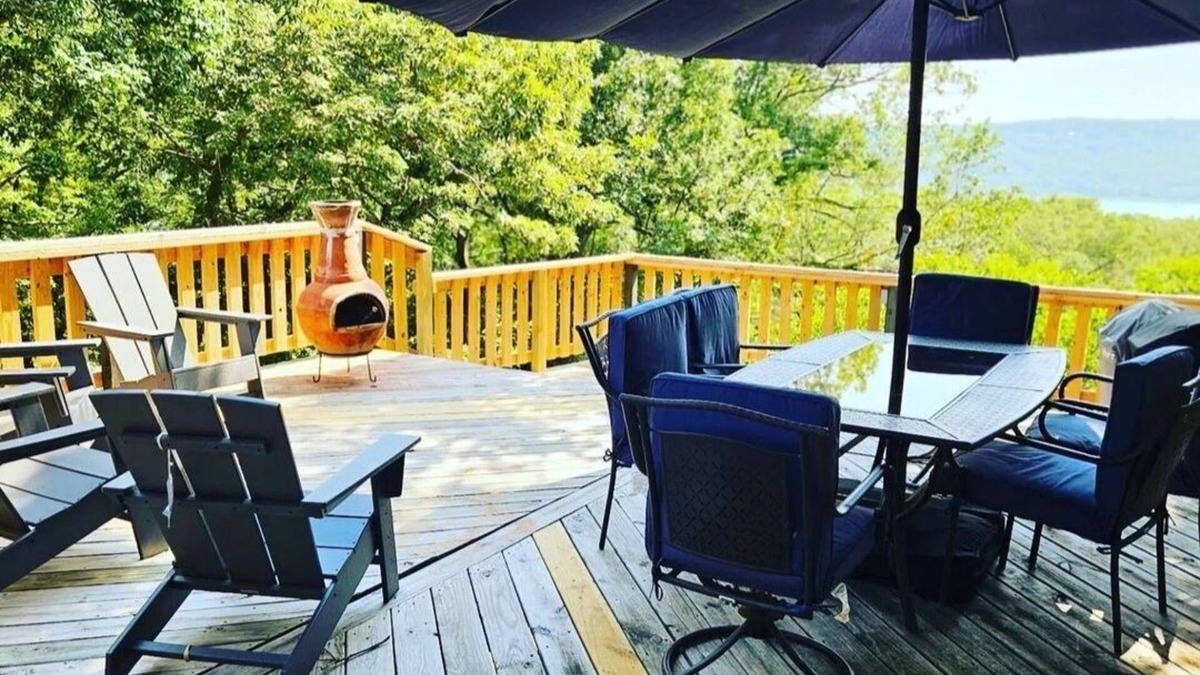 Cookson House | Snake Creek Lake House Getaway