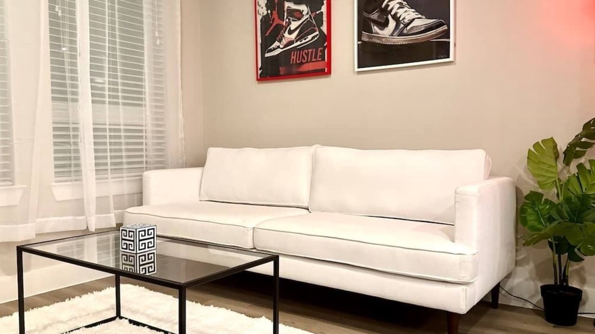 McNeil Apartment | Sneaker Head 1BR - Pool & Gym
