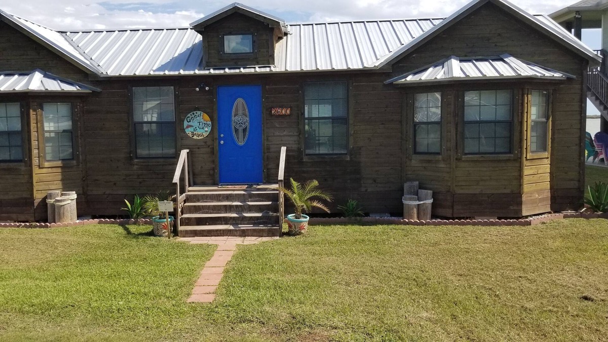 Francitas Cabin | Snow Birds Dream in South Texas