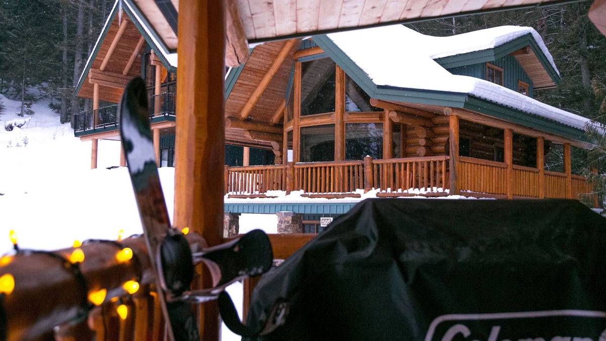East Kootenay Cabin | Snow Creek Cabins by Fernie Lodging Co.