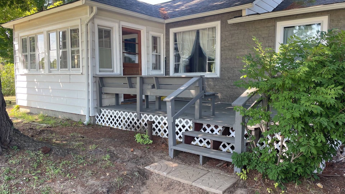 Vanderbilt Cottage | Snow his here sled from your door Cozy 3 bedroom cottage in town-pet friendly!