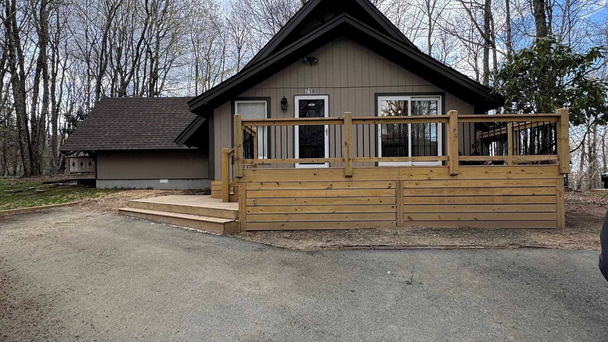 Charter Hills Ski Chalet | Snow & Sun Chalet w/transferable club membership