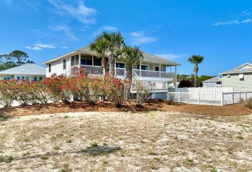 East End House | Snowbird-Private Pool, pet friendly, Golf cart friendly