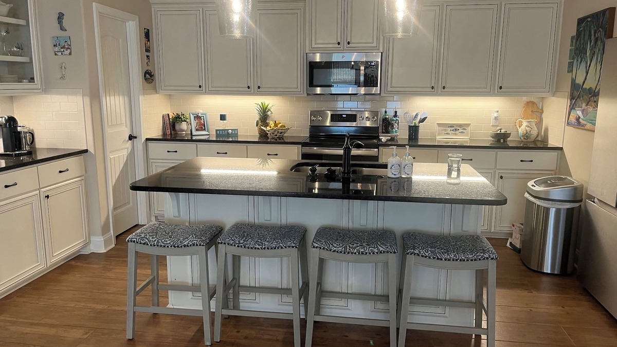 Kingsland Villa | Snowbirds! Beautiful villa available 12/15-4/30 minimum stay of 3 months.