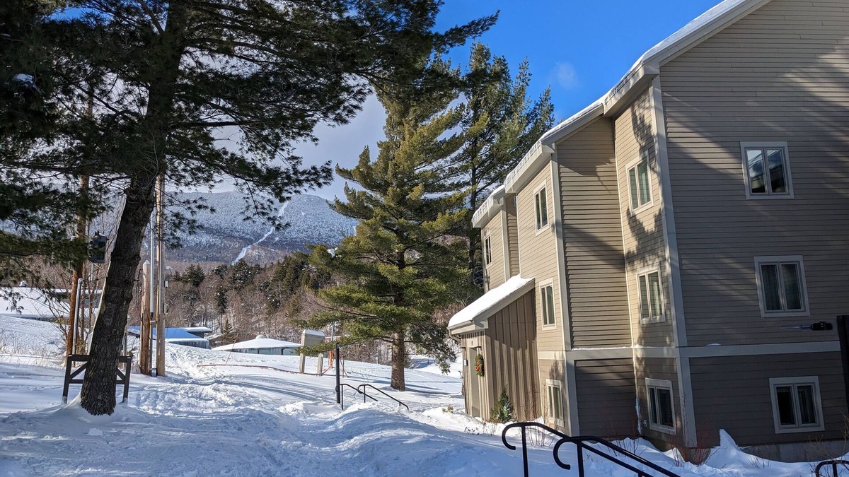 Warren Condo | Snowcreek Condo - SKI ON/SKI OFF Sugarbush Ski Resort