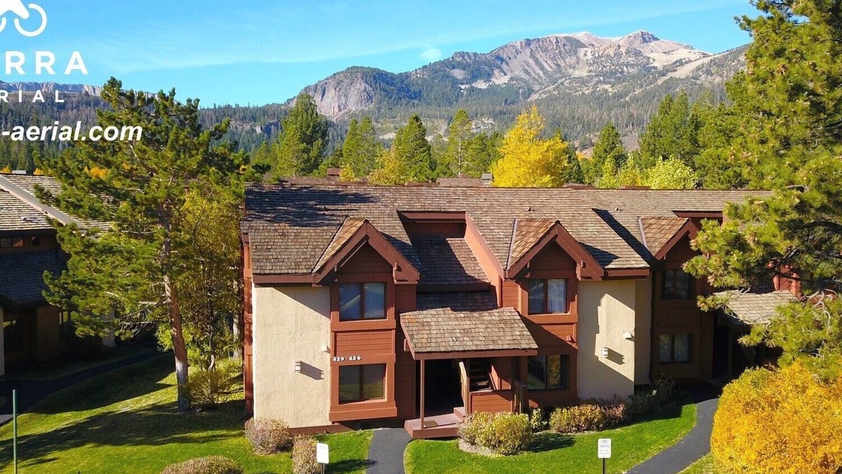 Mammoth Lakes Condo | Snowcreek, in the meadow!