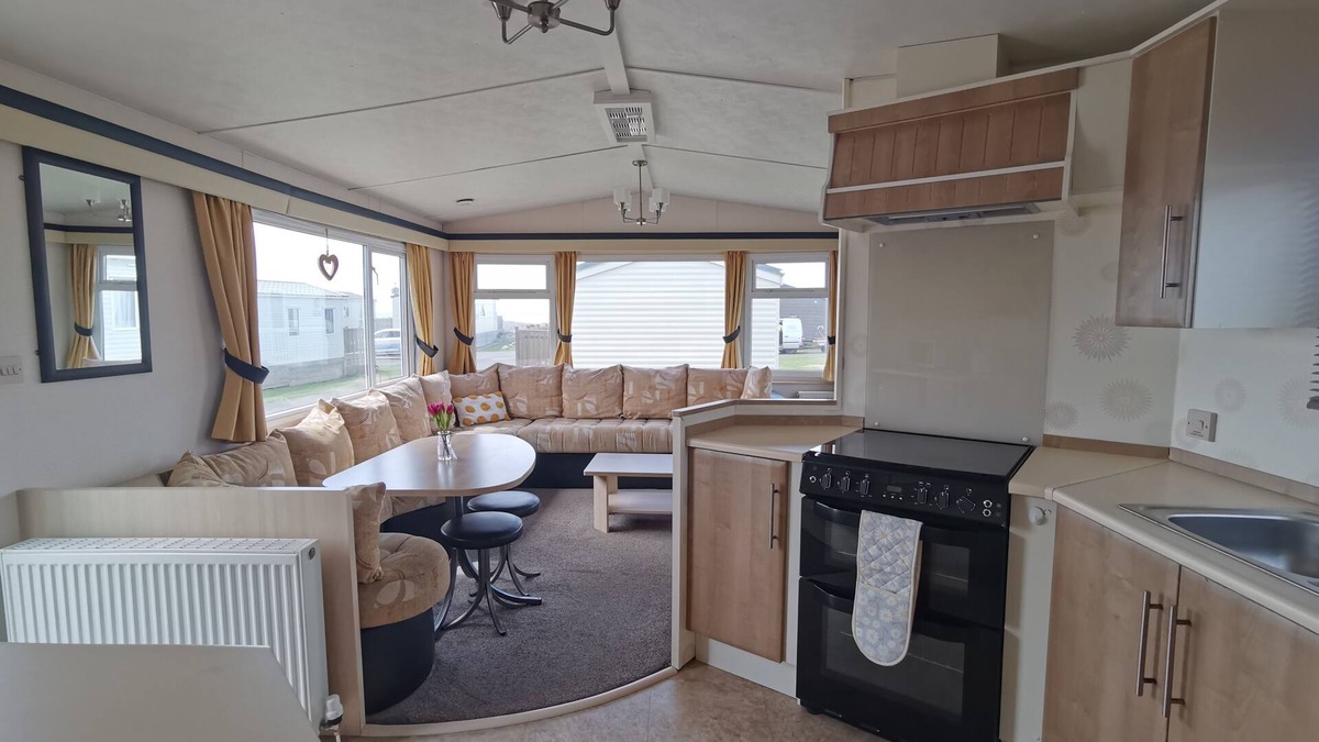 Llwyngwril Ski Chalet | Snowdonia Holiday Sea Beach and Mountains view