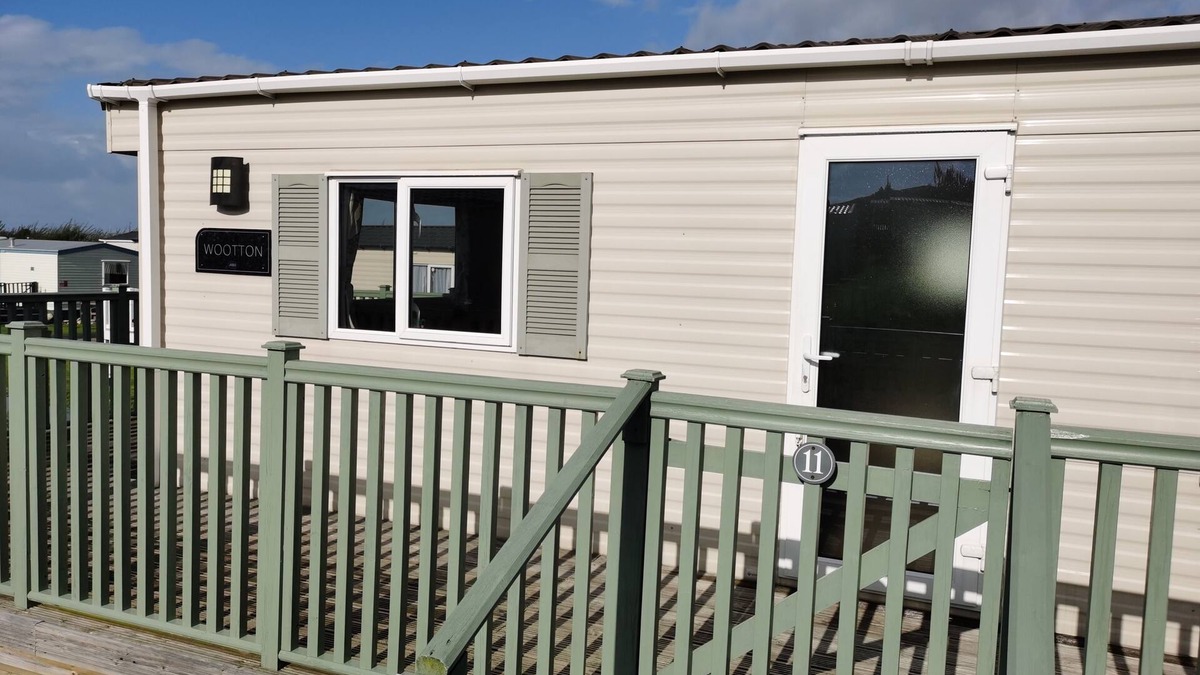 Llwyngwril Cabin | Snowdonia Sunbeach Holiday Sea and Mountain view