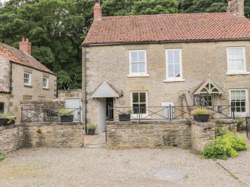 Potter Brompton House | Snowdrop Cottage