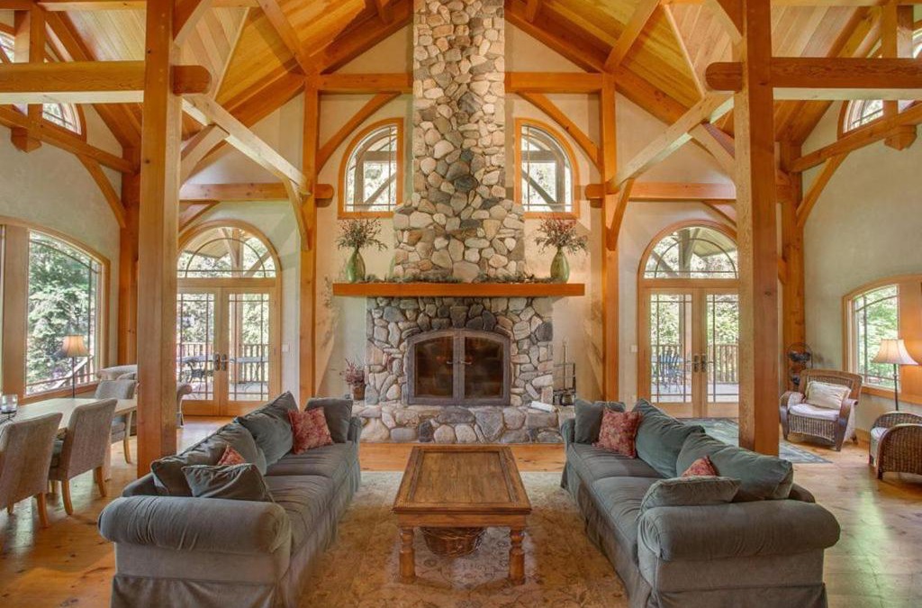 Leavenworth Ski Chalet | Snowgrass Lodge - River, Mountain Views & Hot tub